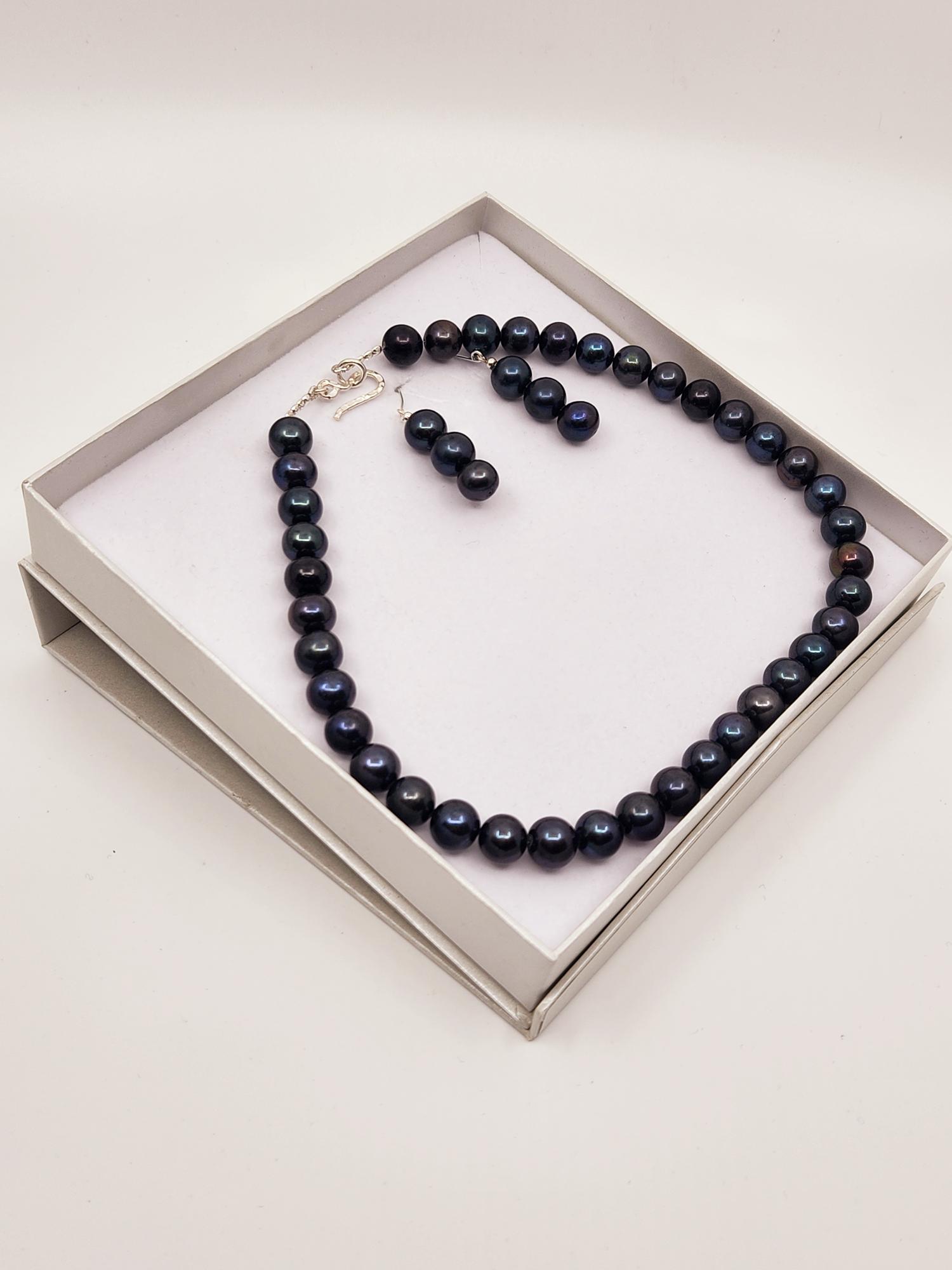 Black Pearl Necklace & Earring Set