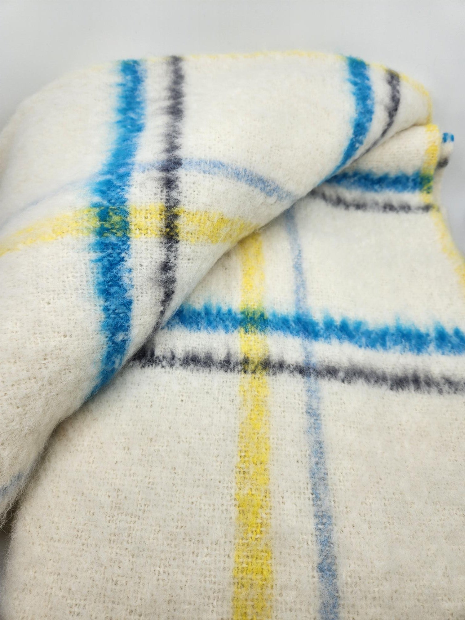 MACq01 Hotel - 100% Alpaca Throw - Blue
