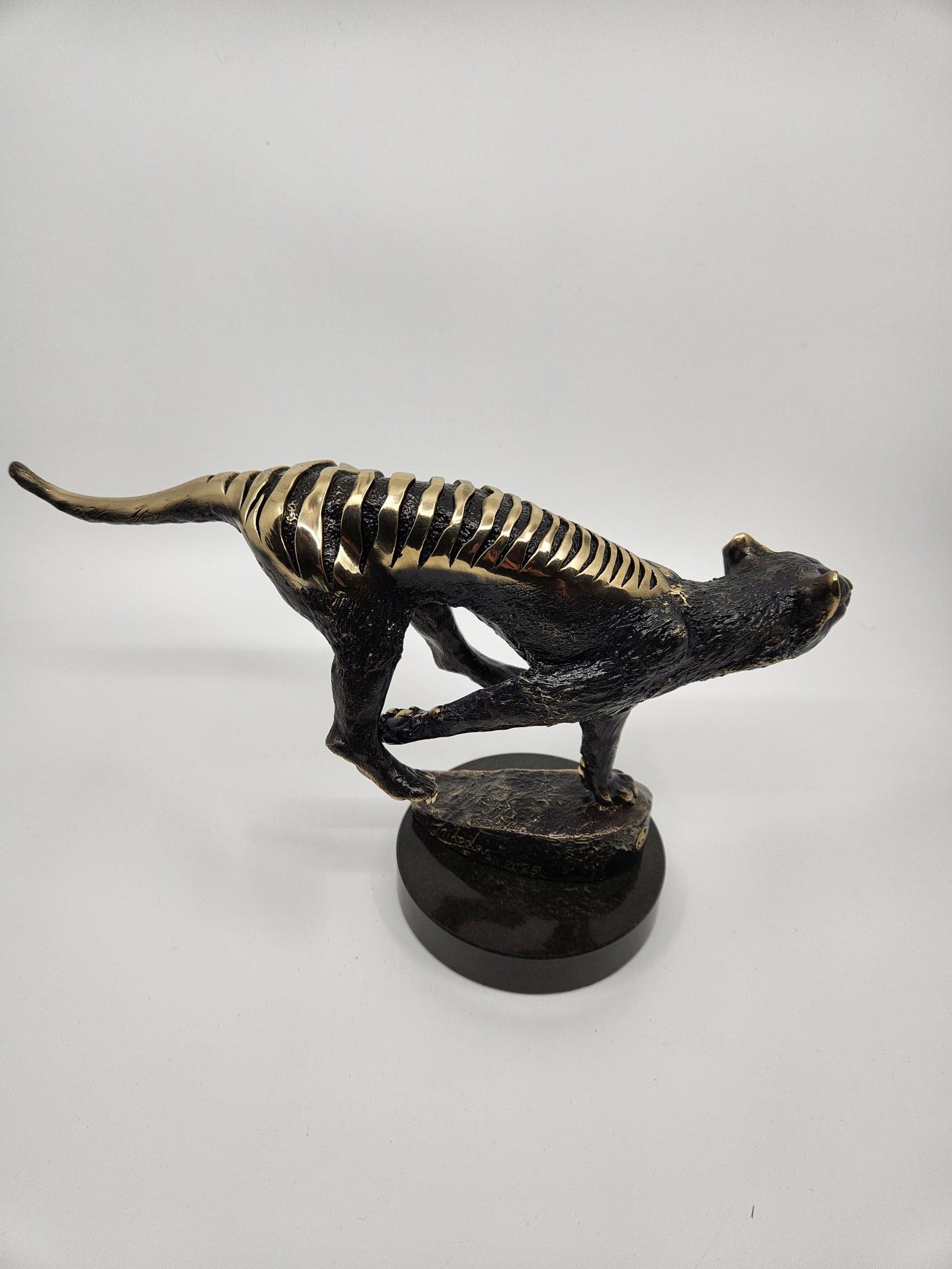 Bronze Thylacine on the Hunt